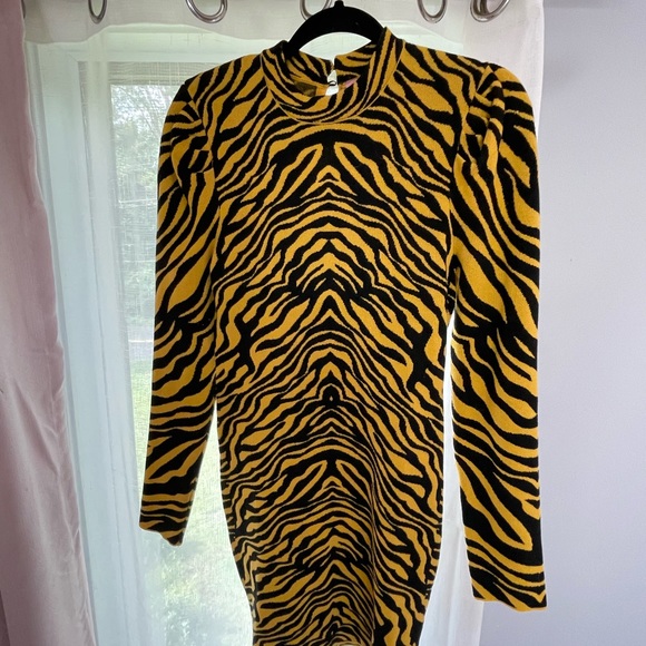Orange and black zebra print size small - Picture 2 of 3